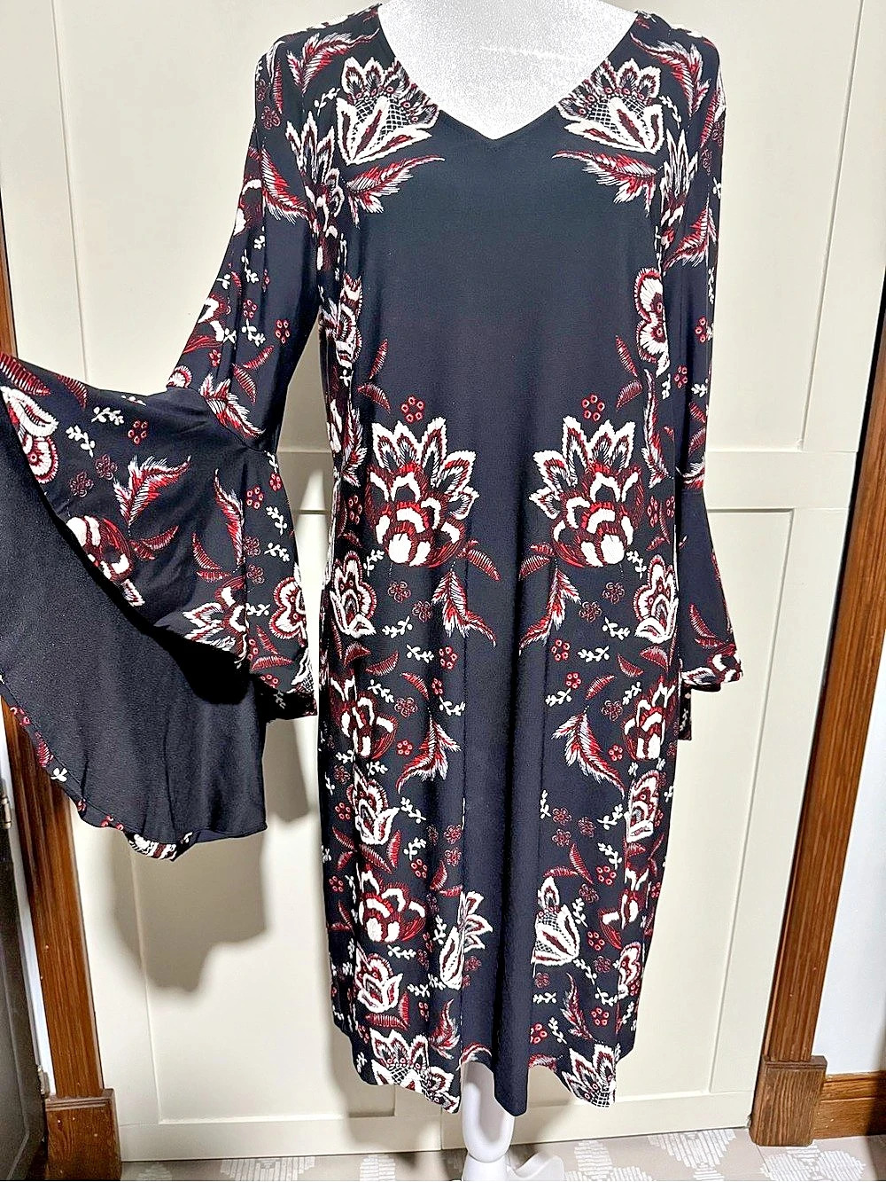 MSK Floral Midi Dress in Black & Red Size Medium Like New